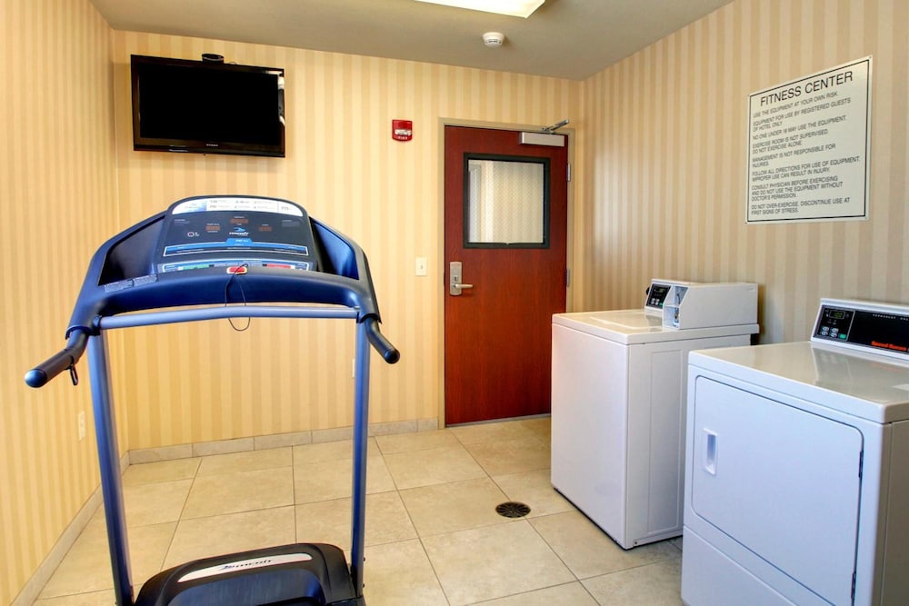 Cobblestone Inn & Suites - Carrington 33/67