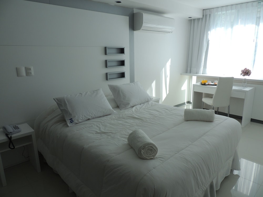 Gema Luxury Suites 24/68