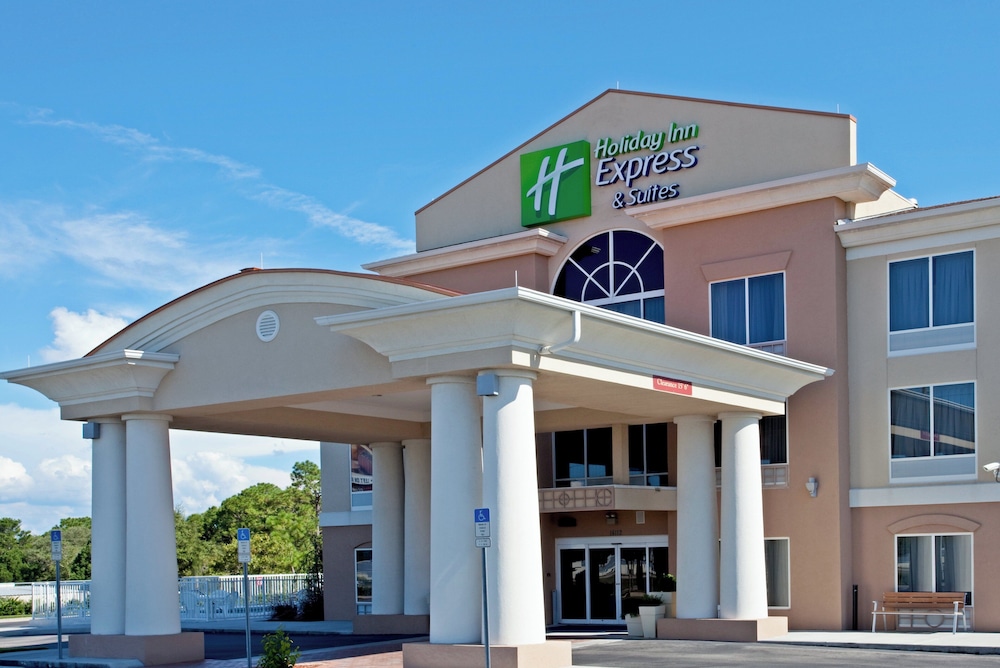 Holiday Inn Express Hotels And Suites Brooksville West 2/56