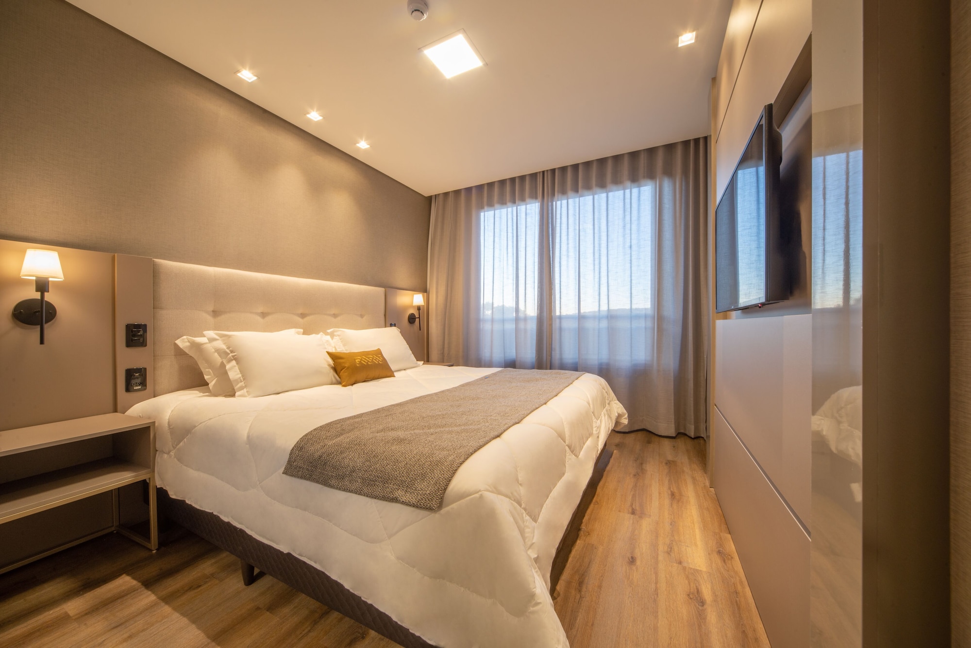 SUITE, RIVER VIEW
