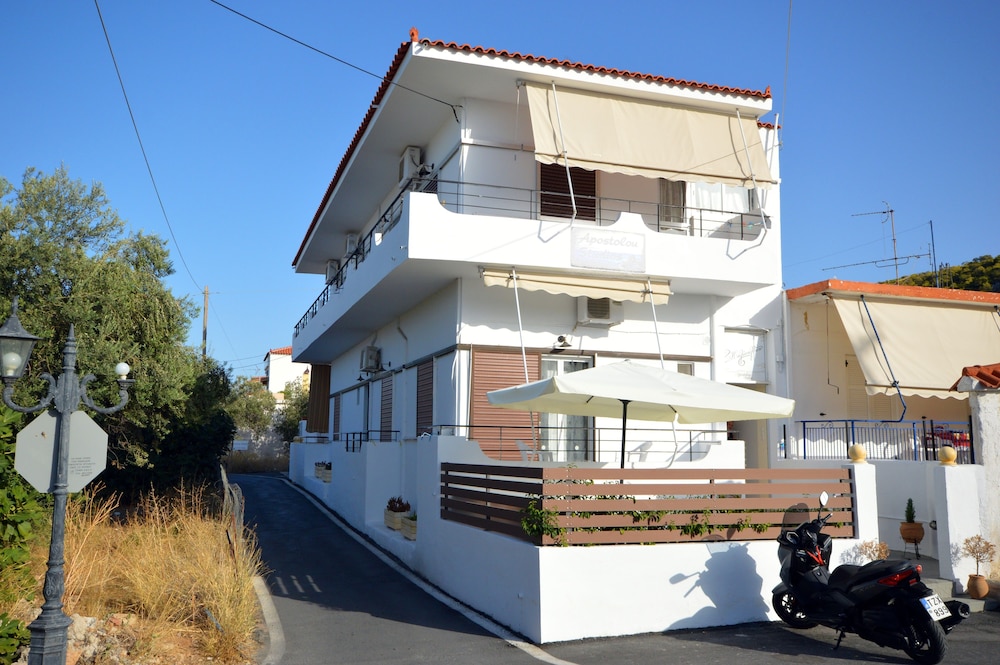 Apostolou Studios 2/37