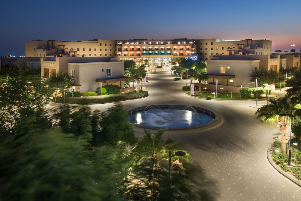 فندق قرية الريم(Al Reem Village Hotel) 44/51