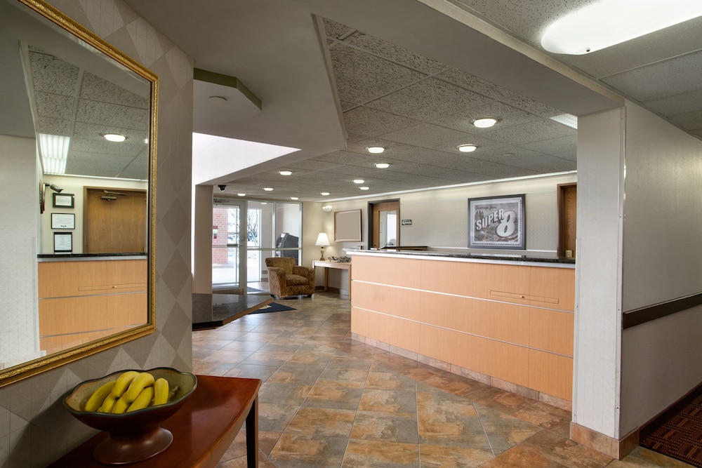 Super 8 By Wyndham Madison South 5/34