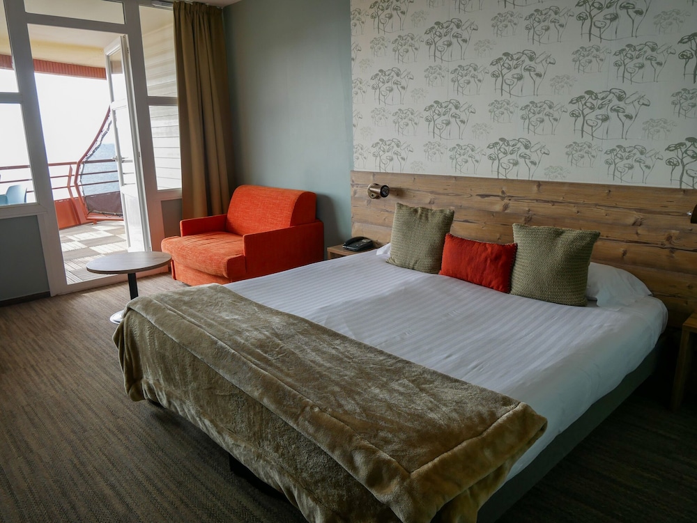 River, Premium, Queen Bed, Side Ocean View, Ocean View
