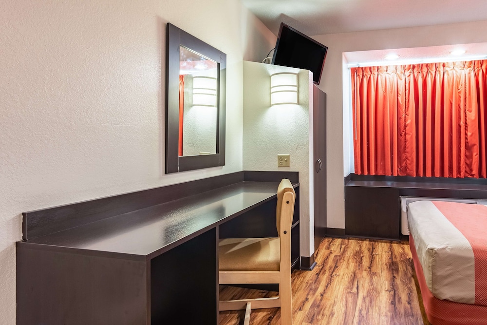 Motel6 Chattanooga, TN - Downtown 24/40