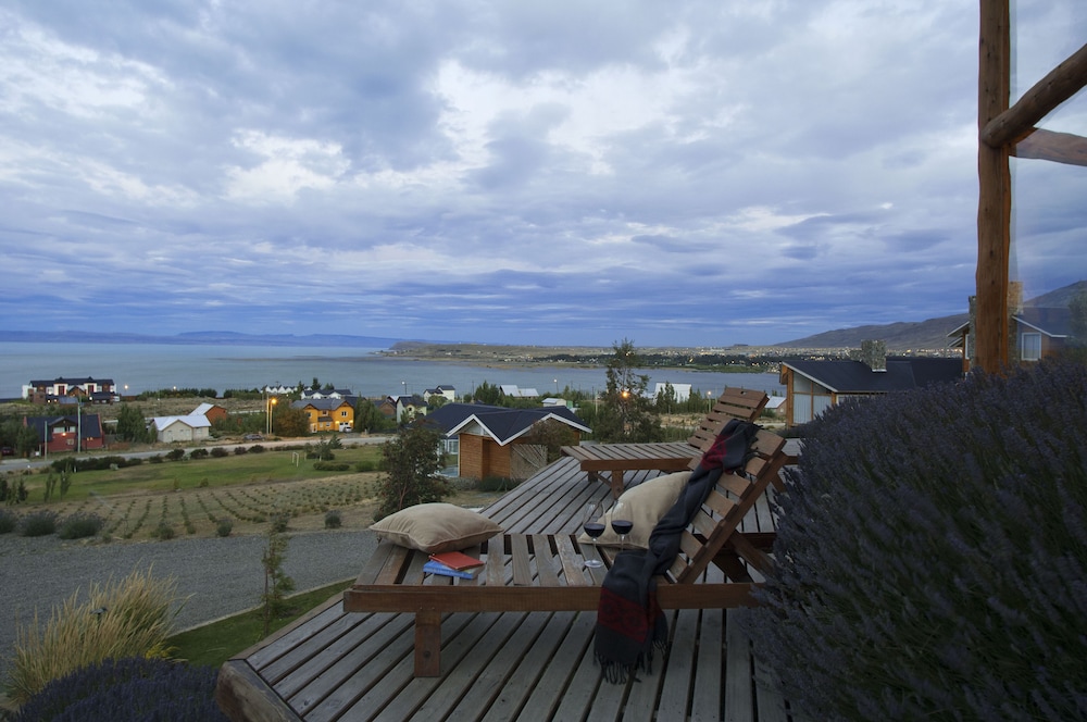 Blanca Patagonia Boutique Inn and Cabins 61/66