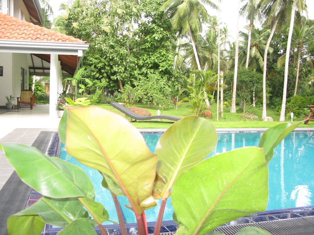 Anuhas Airport Villas 36/44