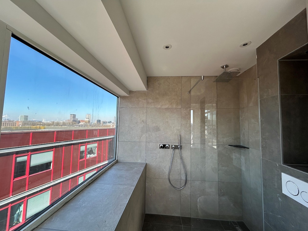 Xo Hotels Blue Tower 44/64