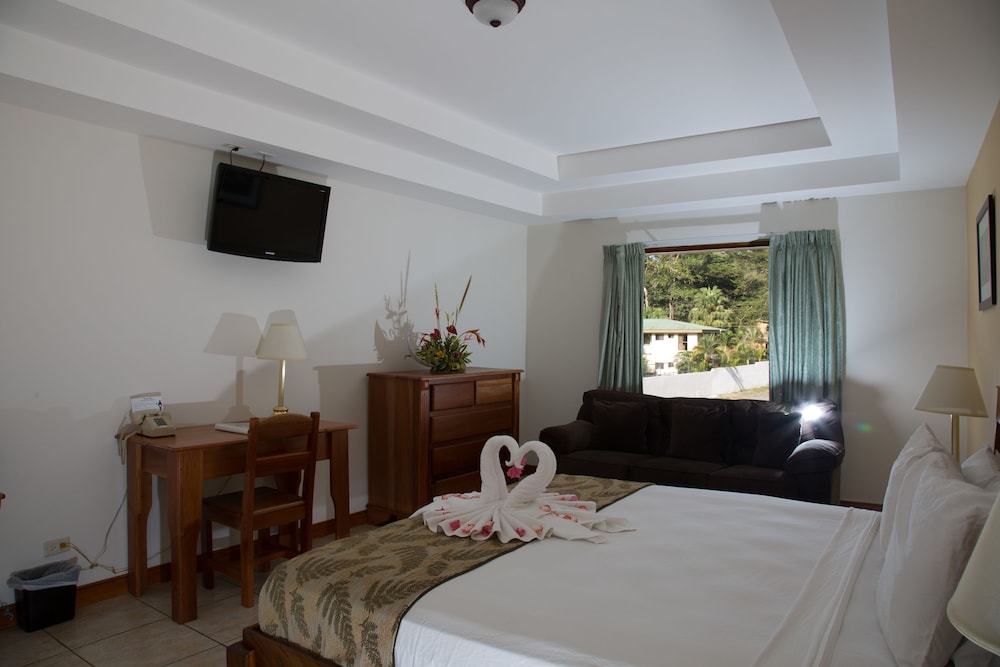 Jacó Laguna Resort and Beach Club 24/68