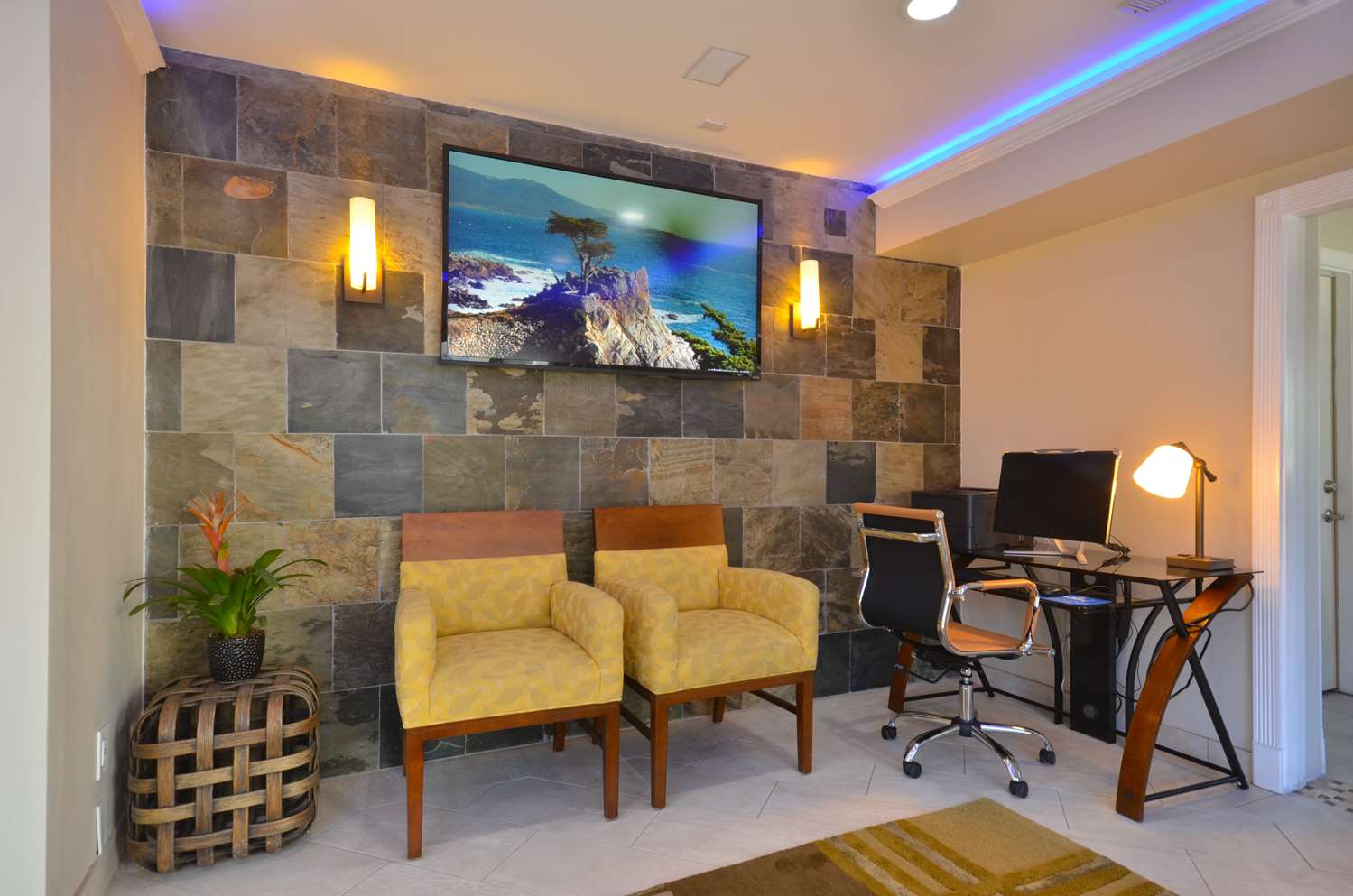 Best Western The Inn & Suites Pacific Grove 6/11