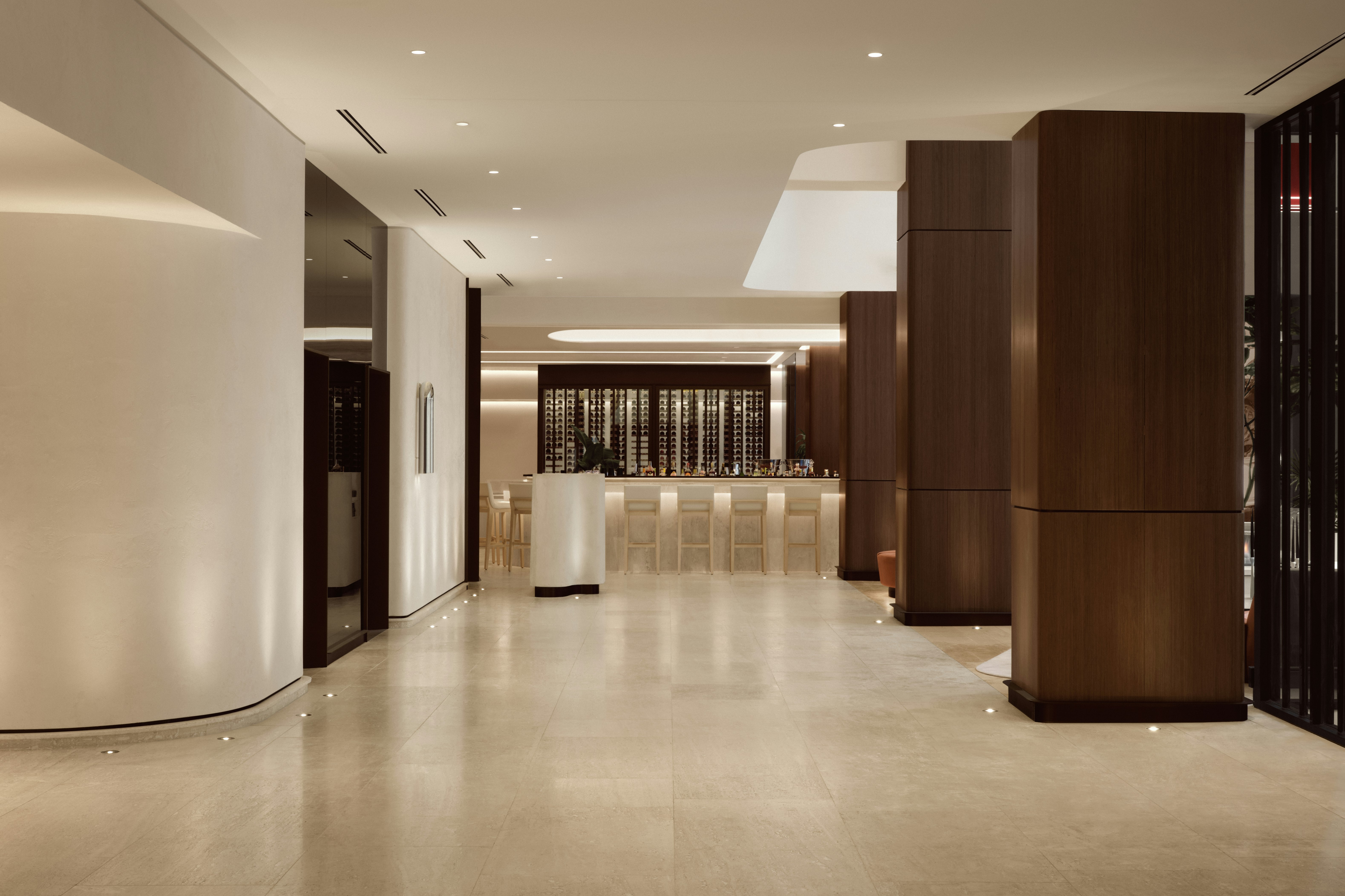 Vogue Hotel Montreal Downtown, Curio Collection by Hilton 12/50