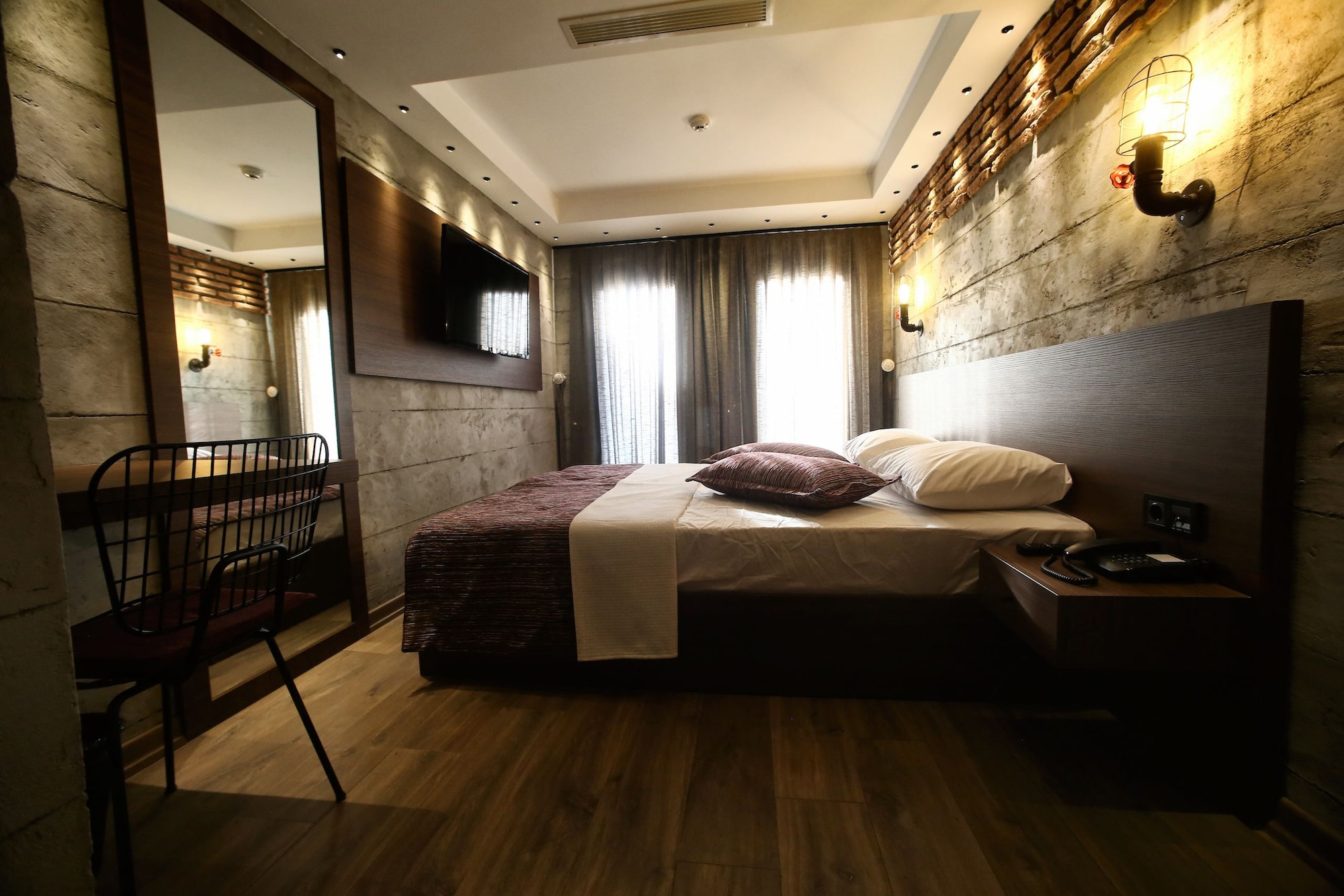 Suite, Balcony