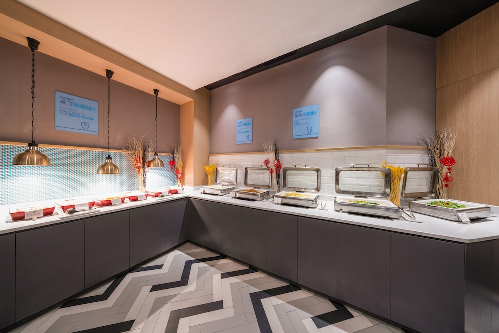 Holiday Inn Express Hangzhou Westlake East 47/60
