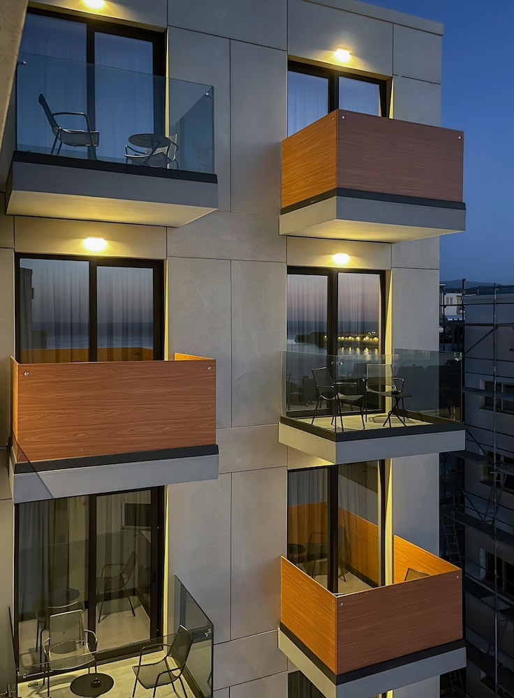 Hyperion City Hotel & Spa 3/70