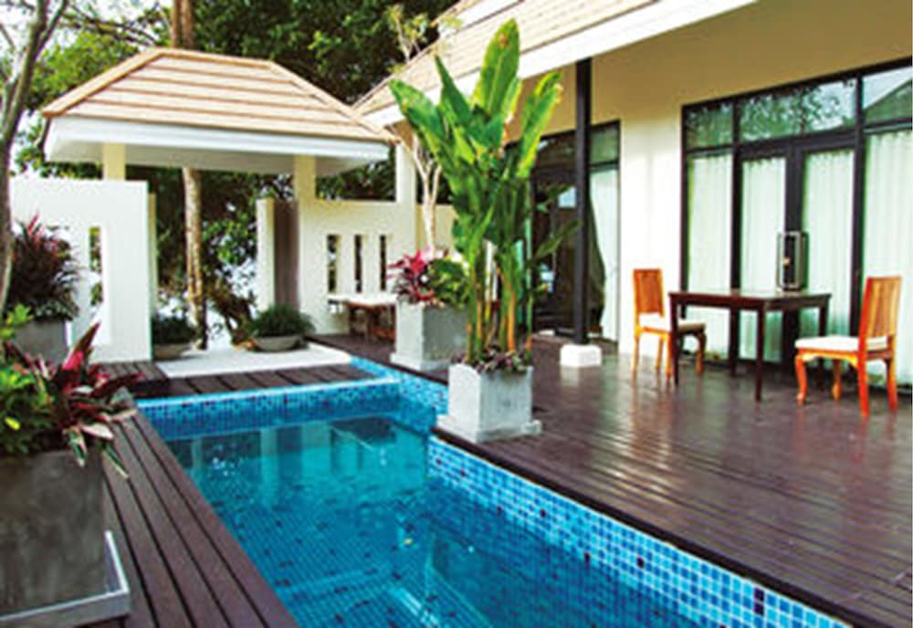 Siam Beach Resort 7/71