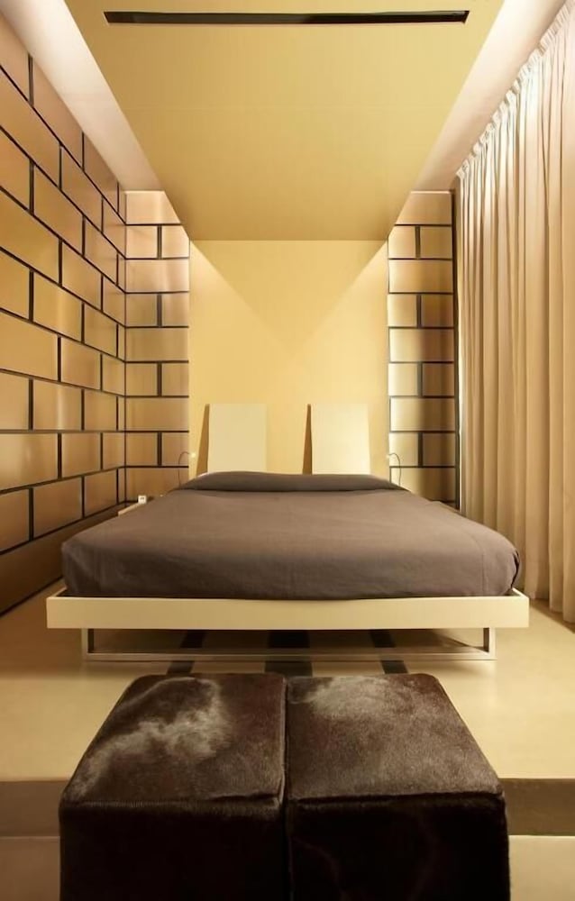 Art Hotel Boston 41/68