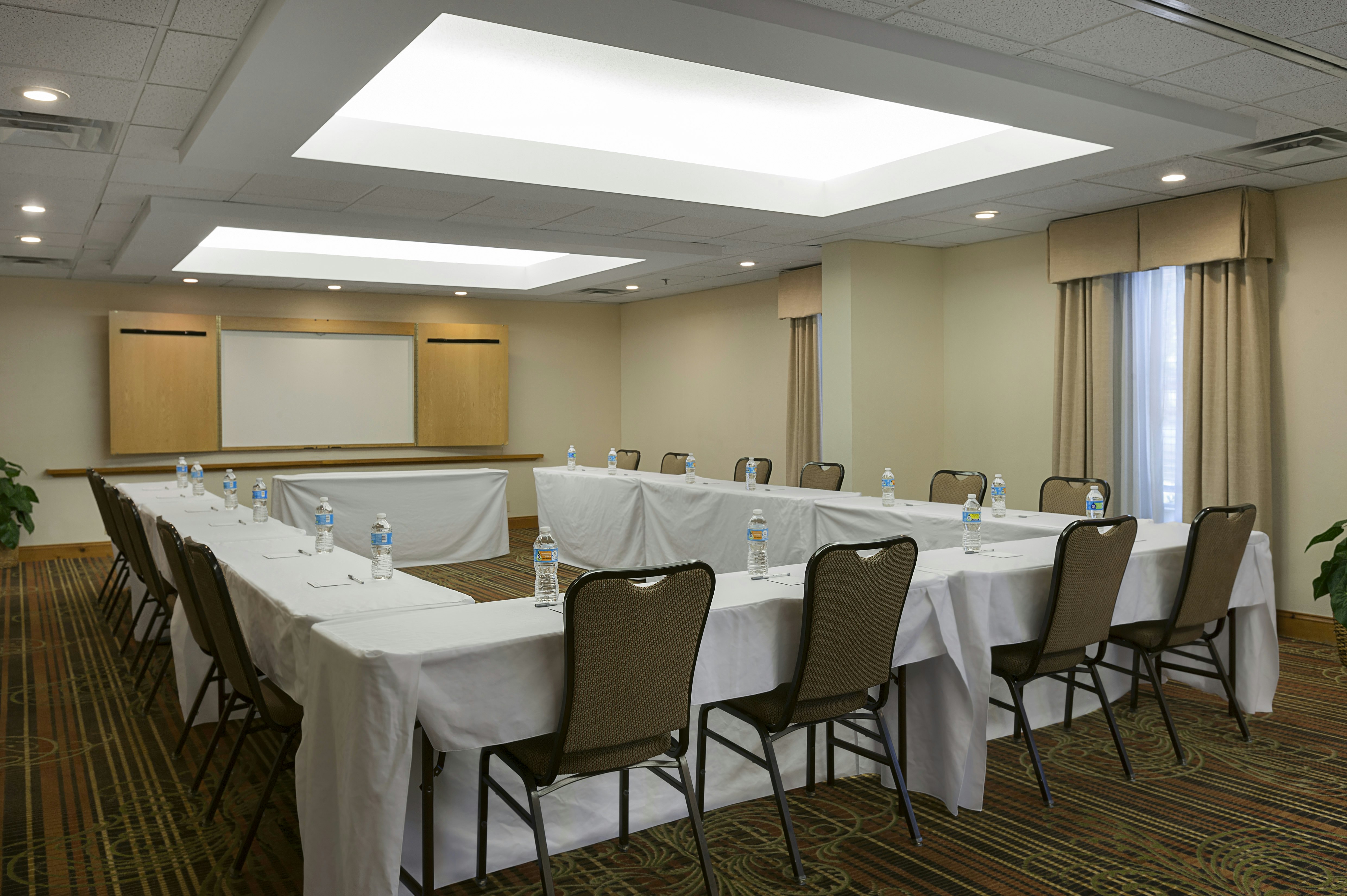 Hampton Inn Suites Charlotte Pineville 48/51