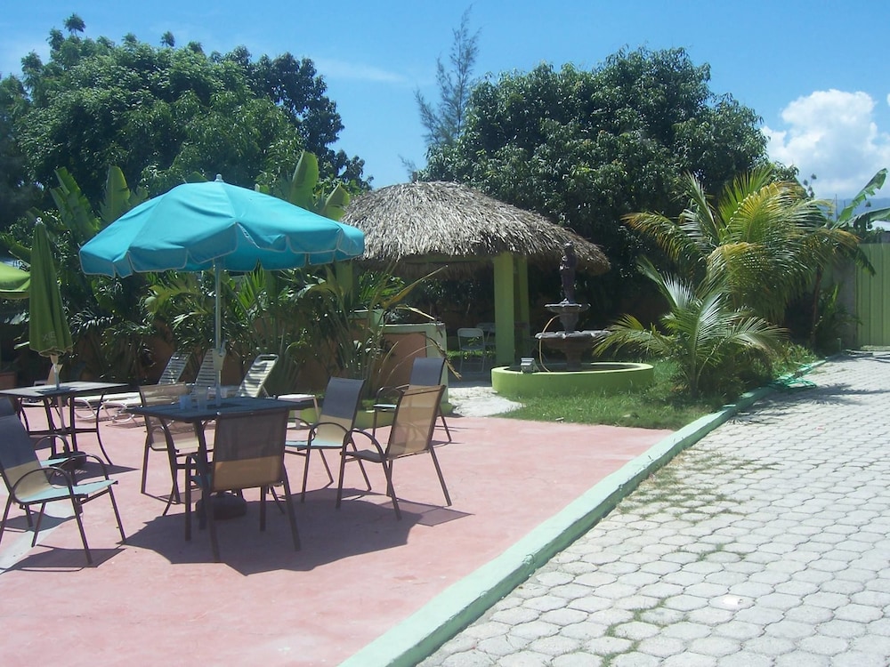 La Cayenna Hôtel Et Restaurant 34/39