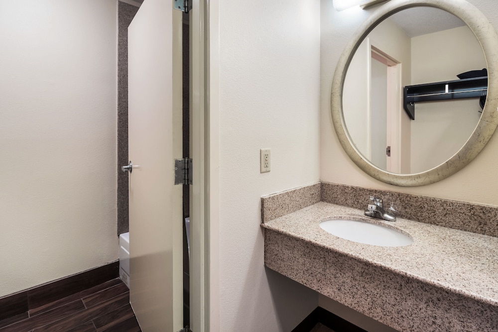 Red Roof Inn Murfreesboro 12/36