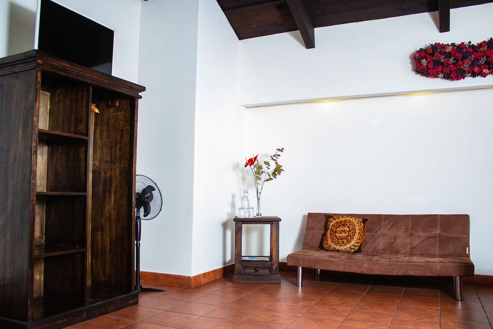 Hotel La Galeria 23/50
