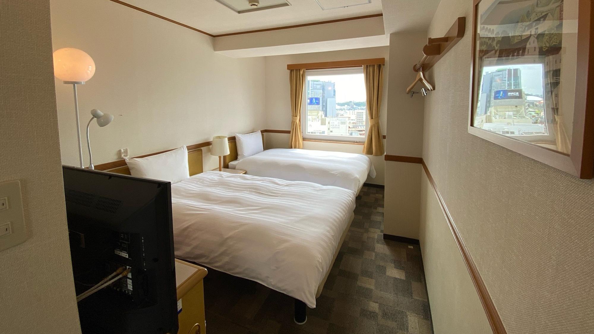 Room, Twin Beds