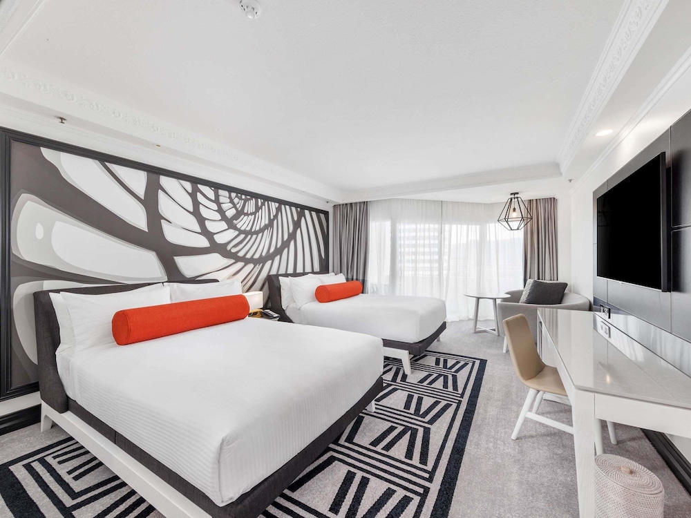 Grand Superior, Mountain, City, 2 Queen Beds