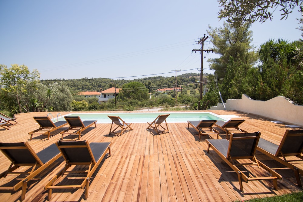 Casa Luxury Suites 37/44