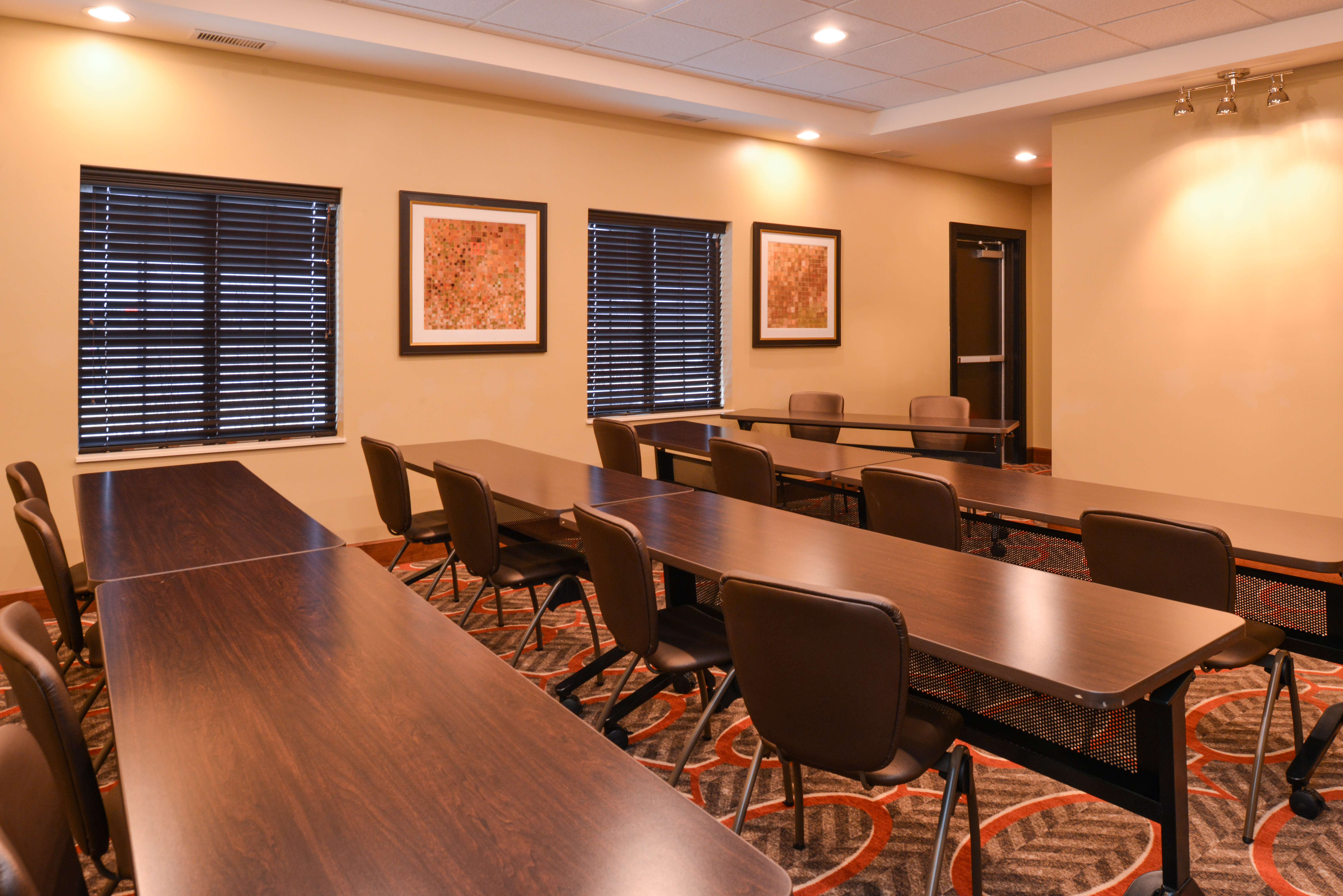 Staybridge Suites Merrillville 32/51