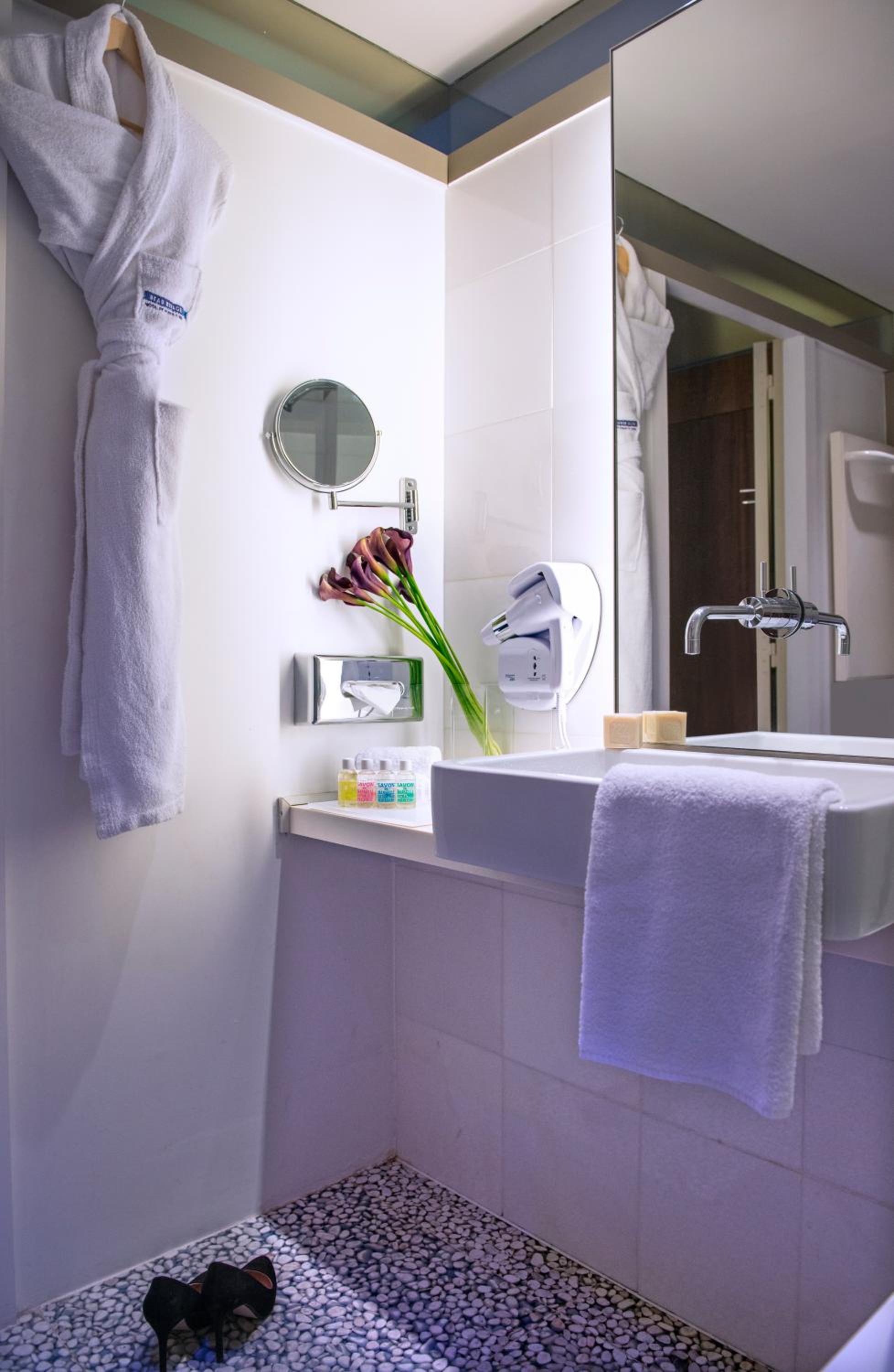 جناح جونيور بسرير كينج بشرفة، Hotel Beau Rivage 6/6