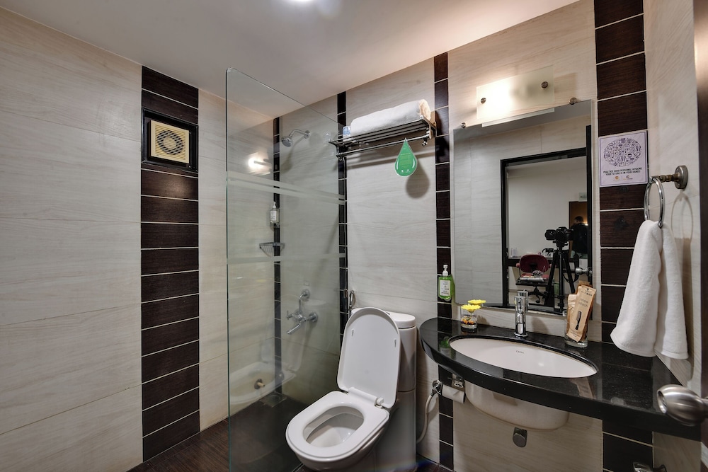 Click Hotel Yuvraj 45/46