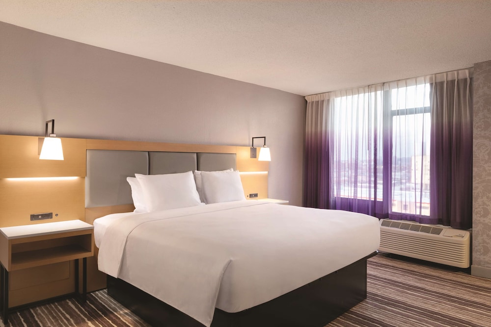 Holiday Inn Philadelphia Arpt-Stadium Area 11/54