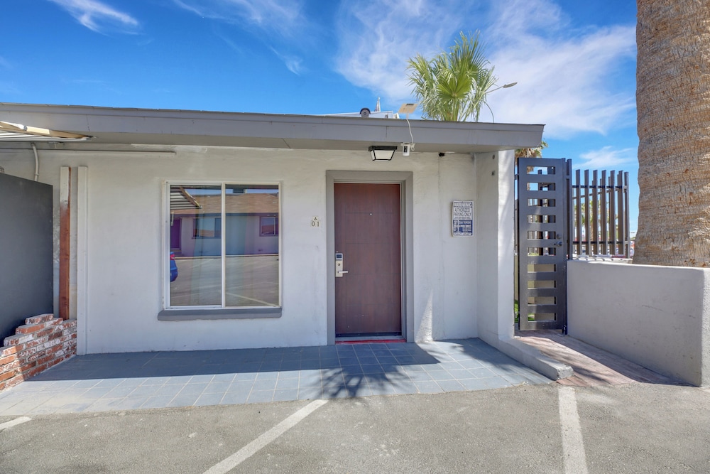 Desert Moon Motel 12/63