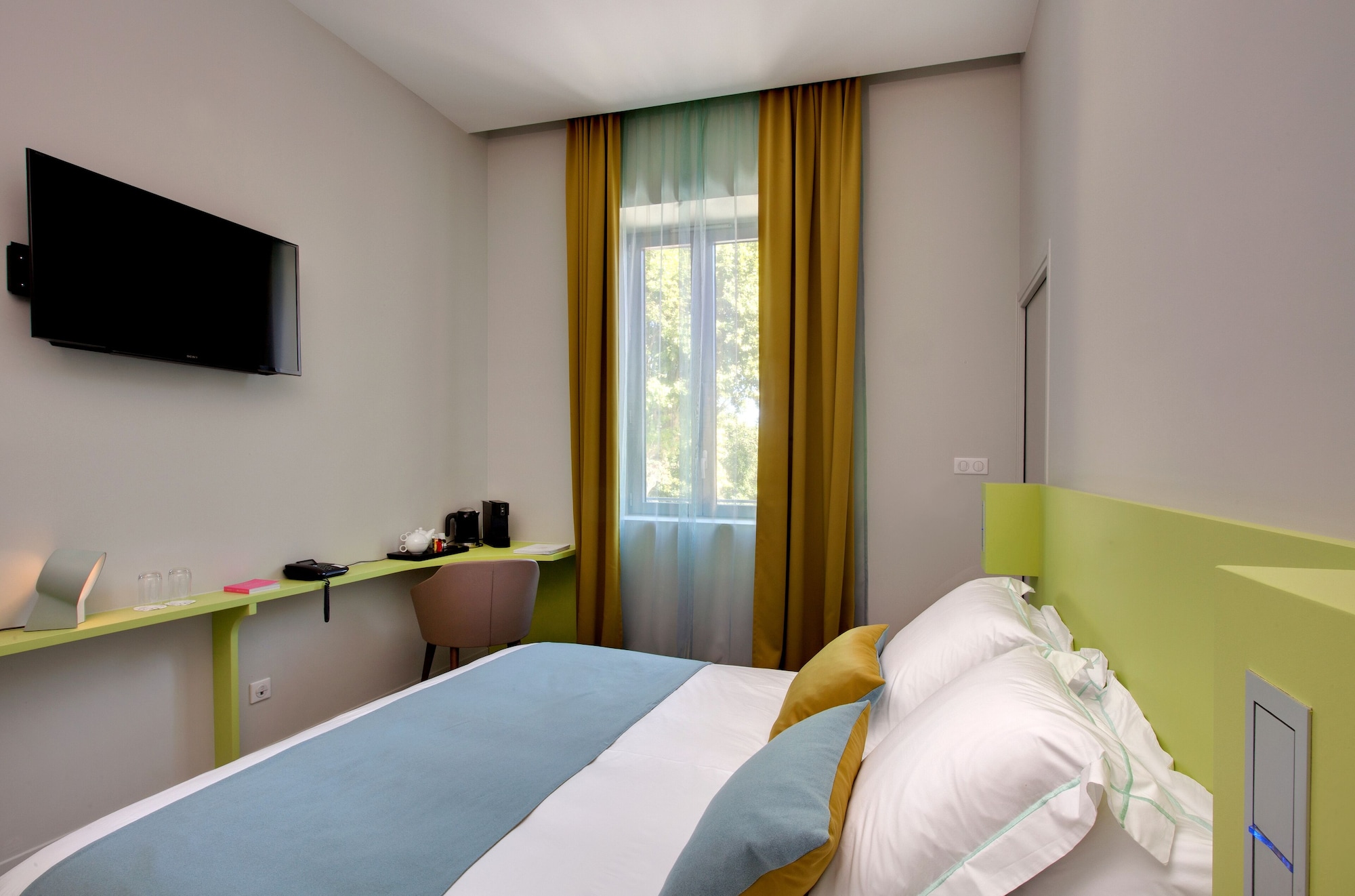 COMFORT, DOUBLE BED