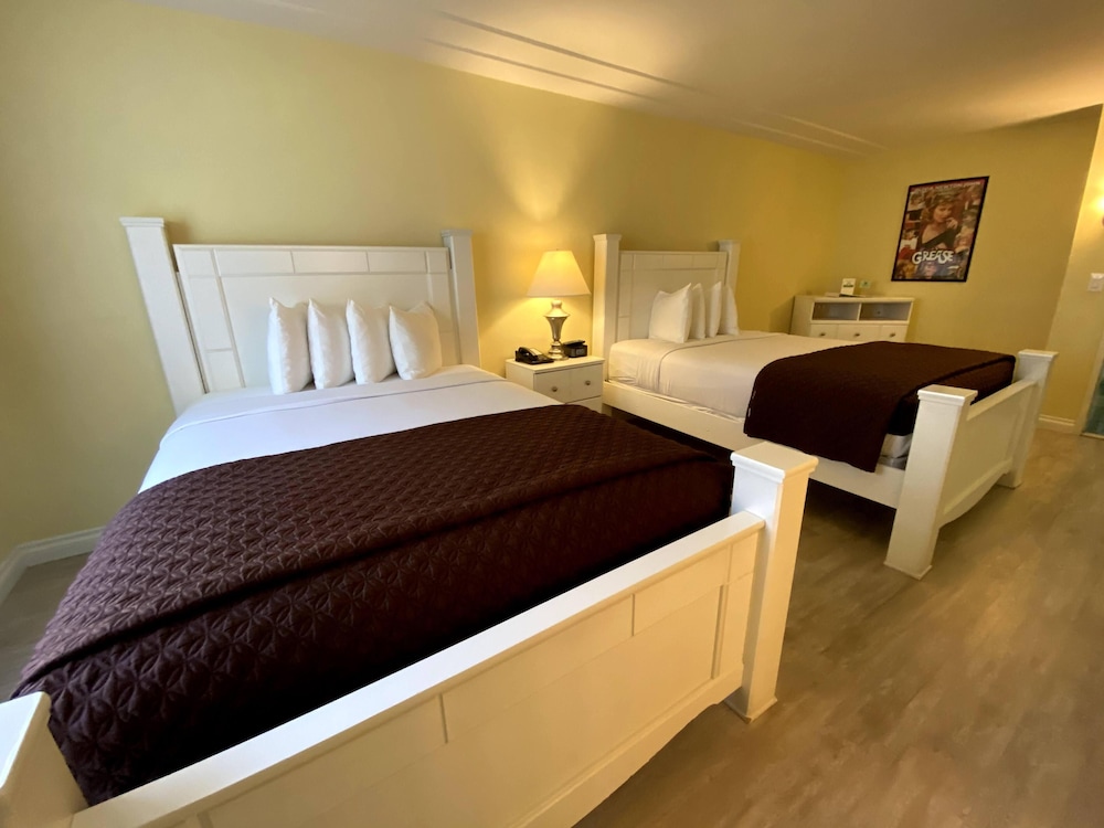 Hollywood Celebrity Hotel 17/47