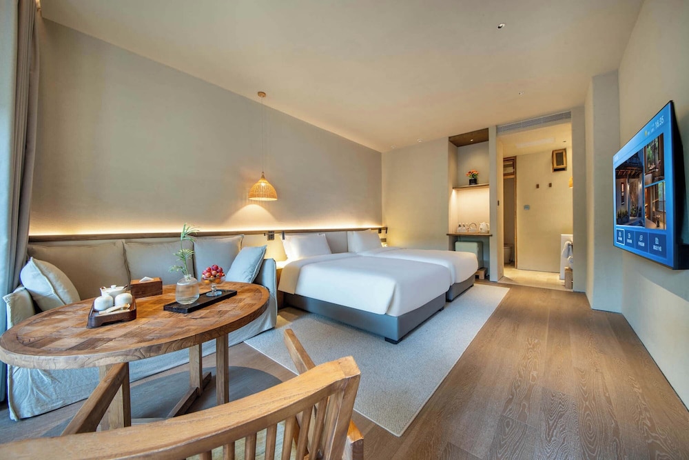 YUANLI HOTEL 16/50