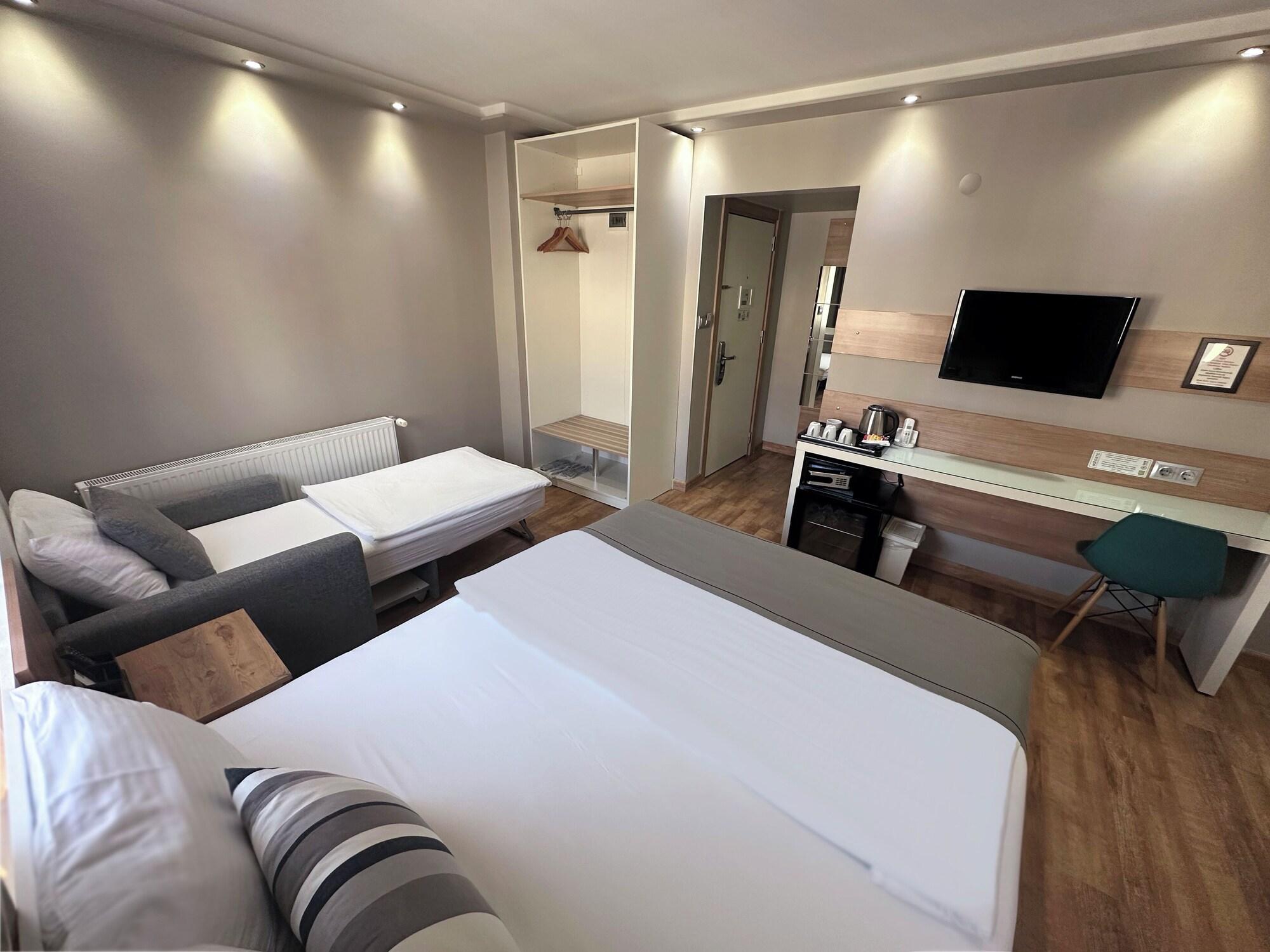 غرفة عائلية ثلاثية بغرفة نوم واحدة، My Dora Hotel 4/5