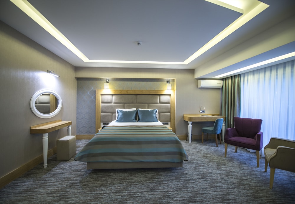 THE BERUSSA HOTEL 24/54