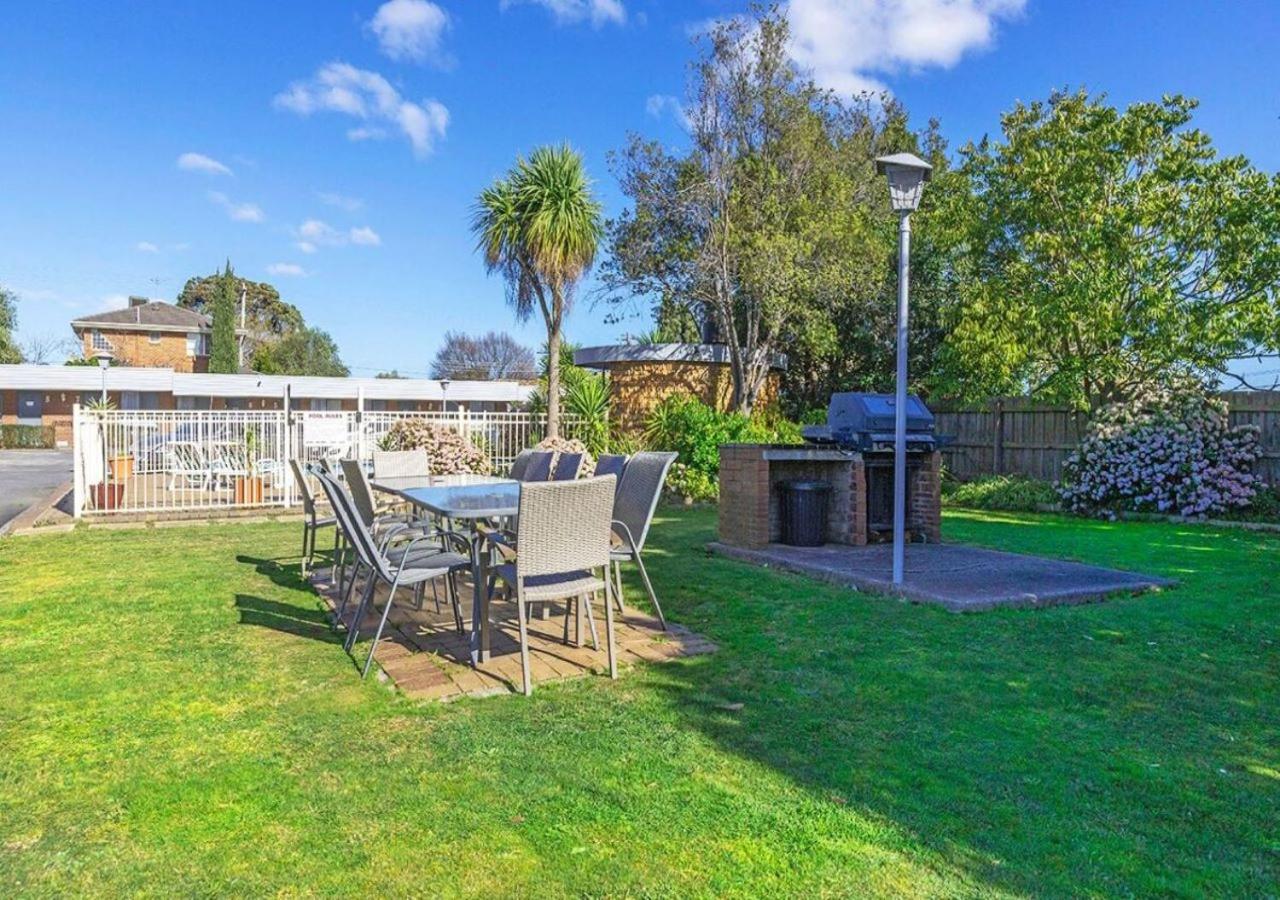 BURWOOD EAST MOTEL 12/16