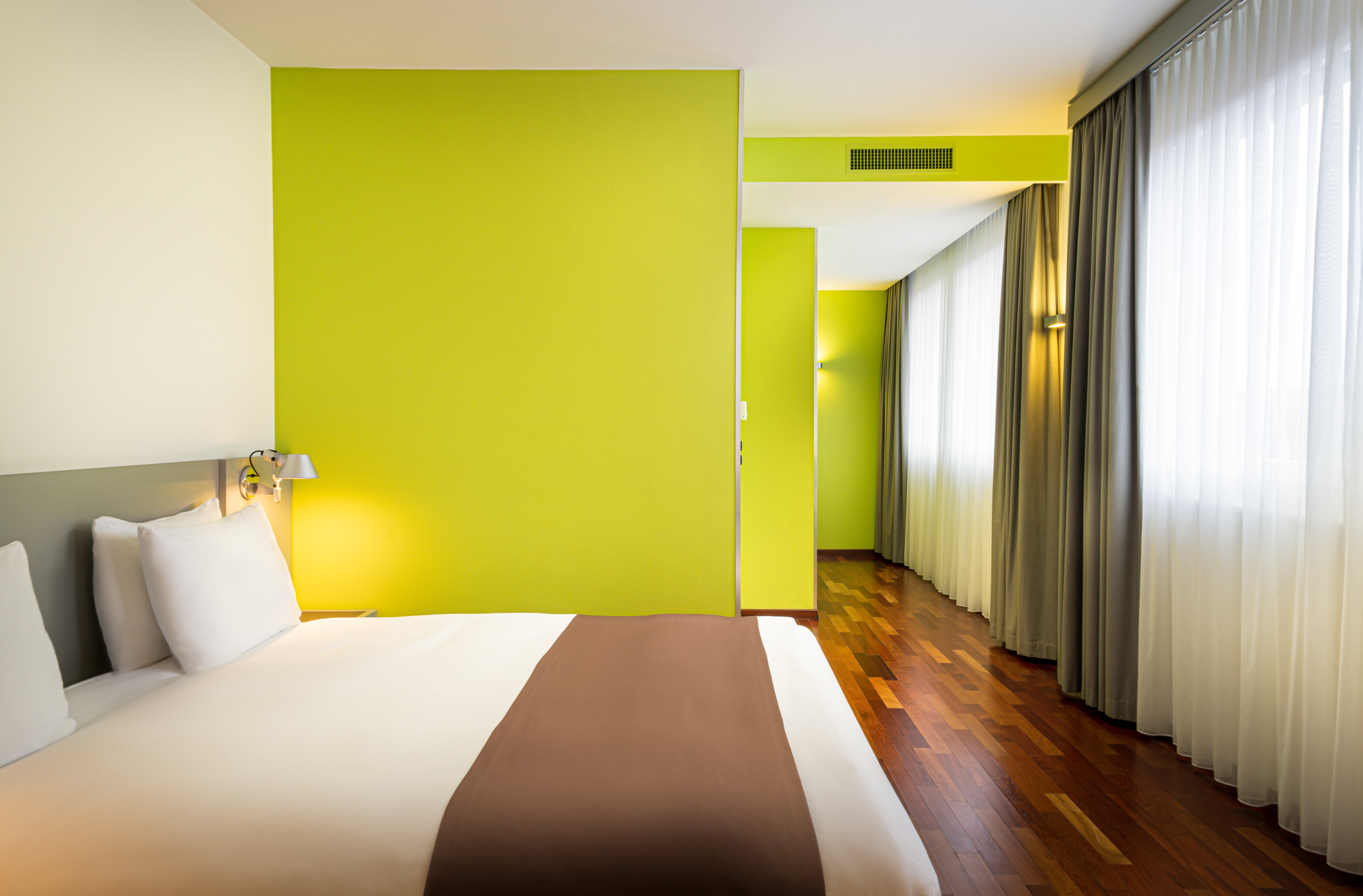 Holiday Inn Zurich Messe 27/77