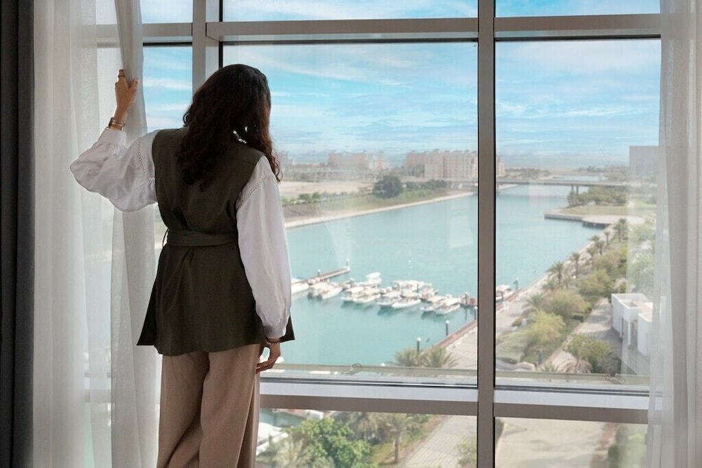 فندق البيلسان(Bay La Sun Hotel & Marina) 25/65
