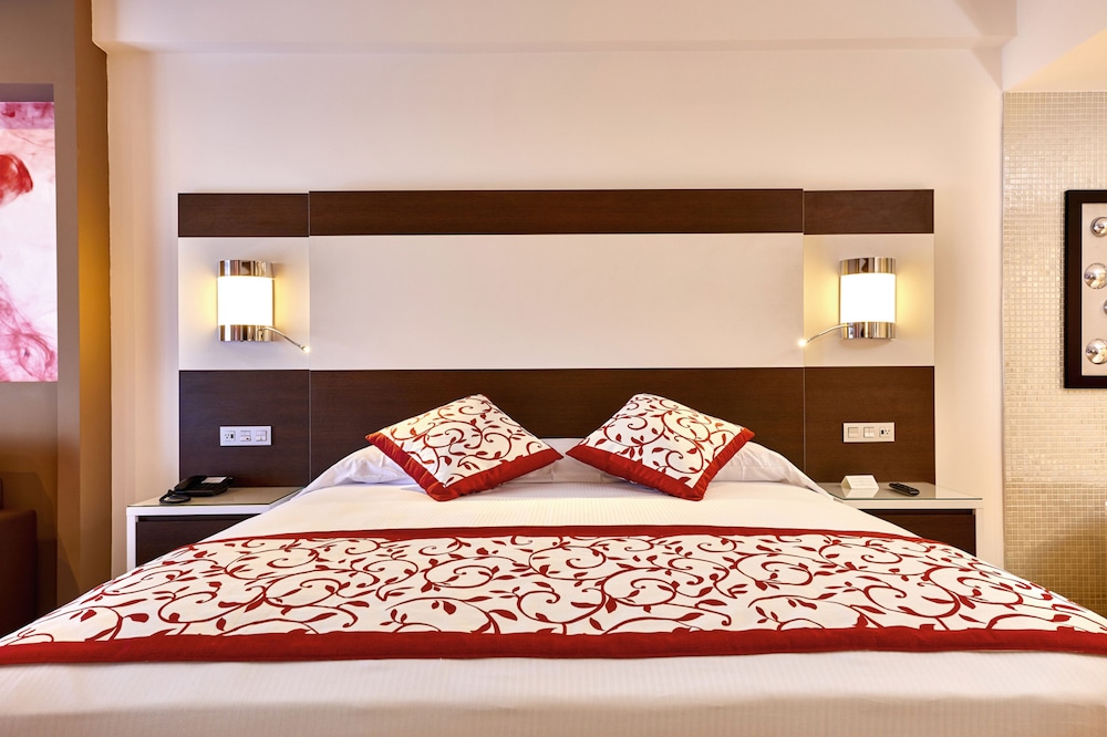 Junior Suite, King Bed, Ocean Front