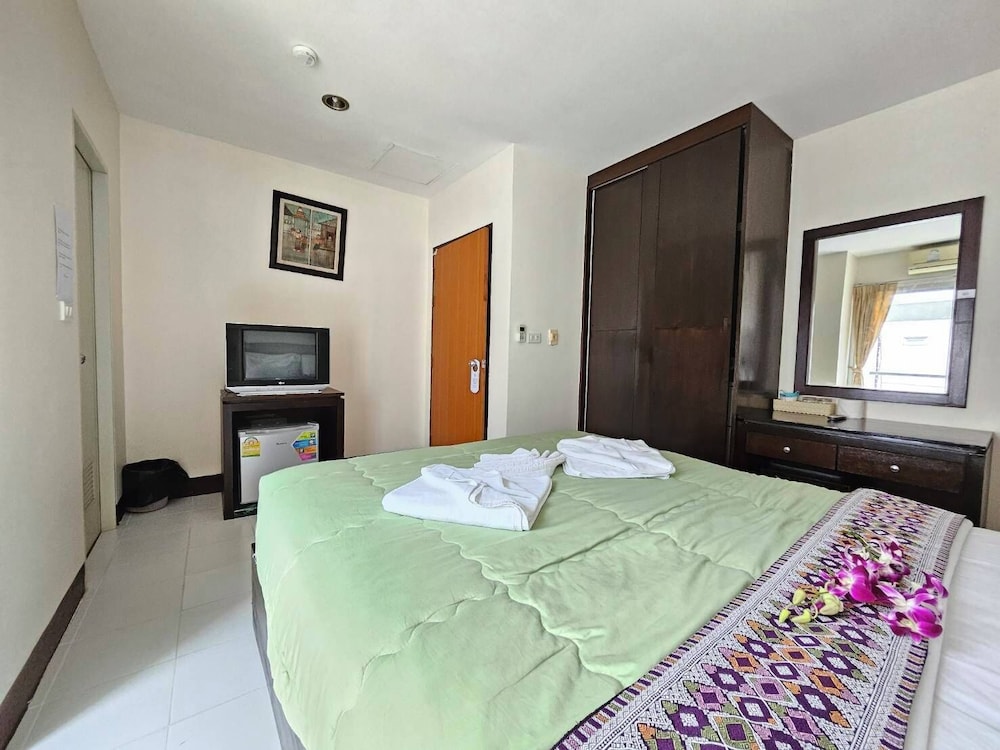 Patong Moon Inn Guesthouse 25/48