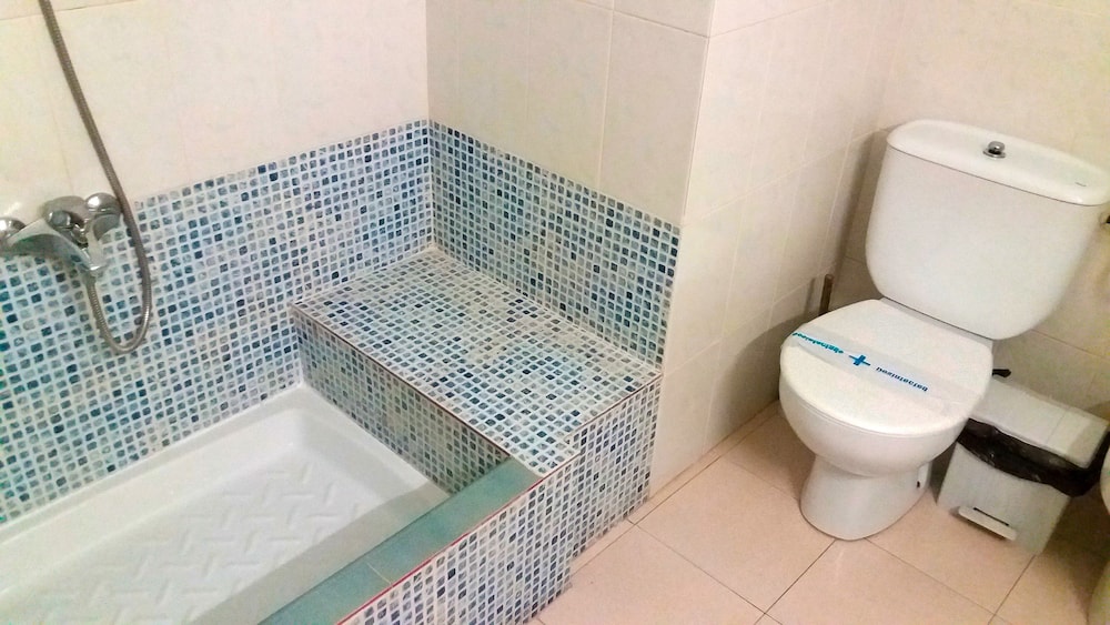APARTAMENTOS BERNAT PIE DE PLAYA 3000 18/68