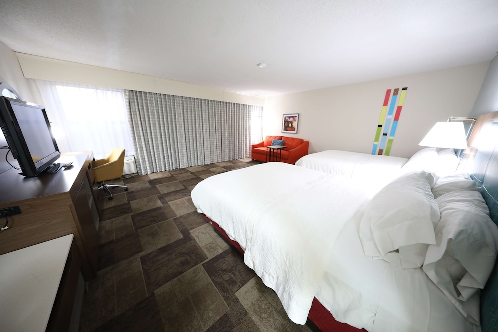 Hampton Inn Hutchinson 18/40