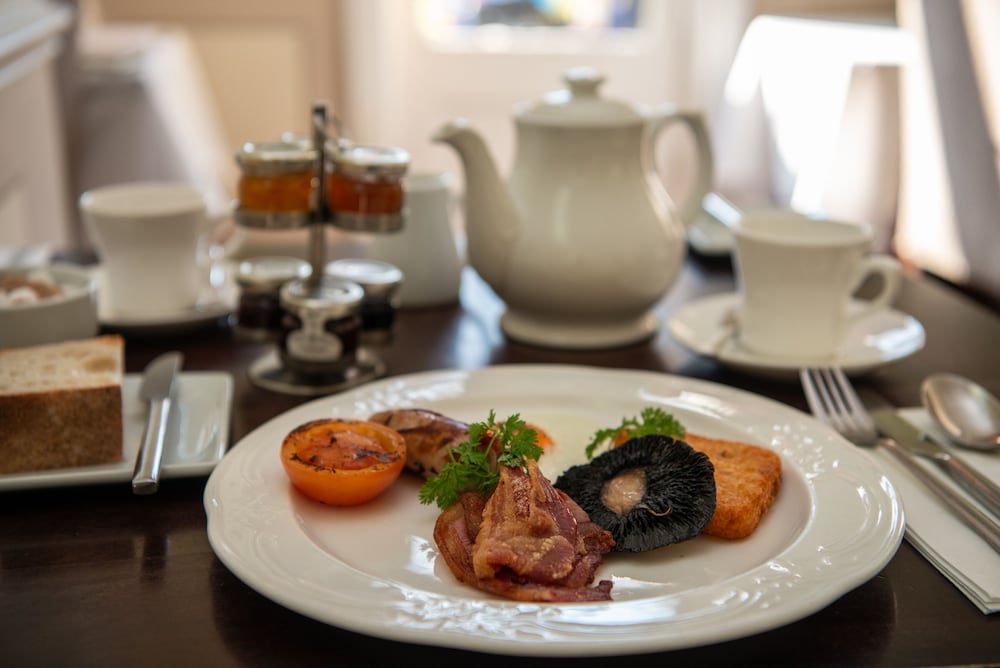 Cotswold Lodge Hotel 34/64