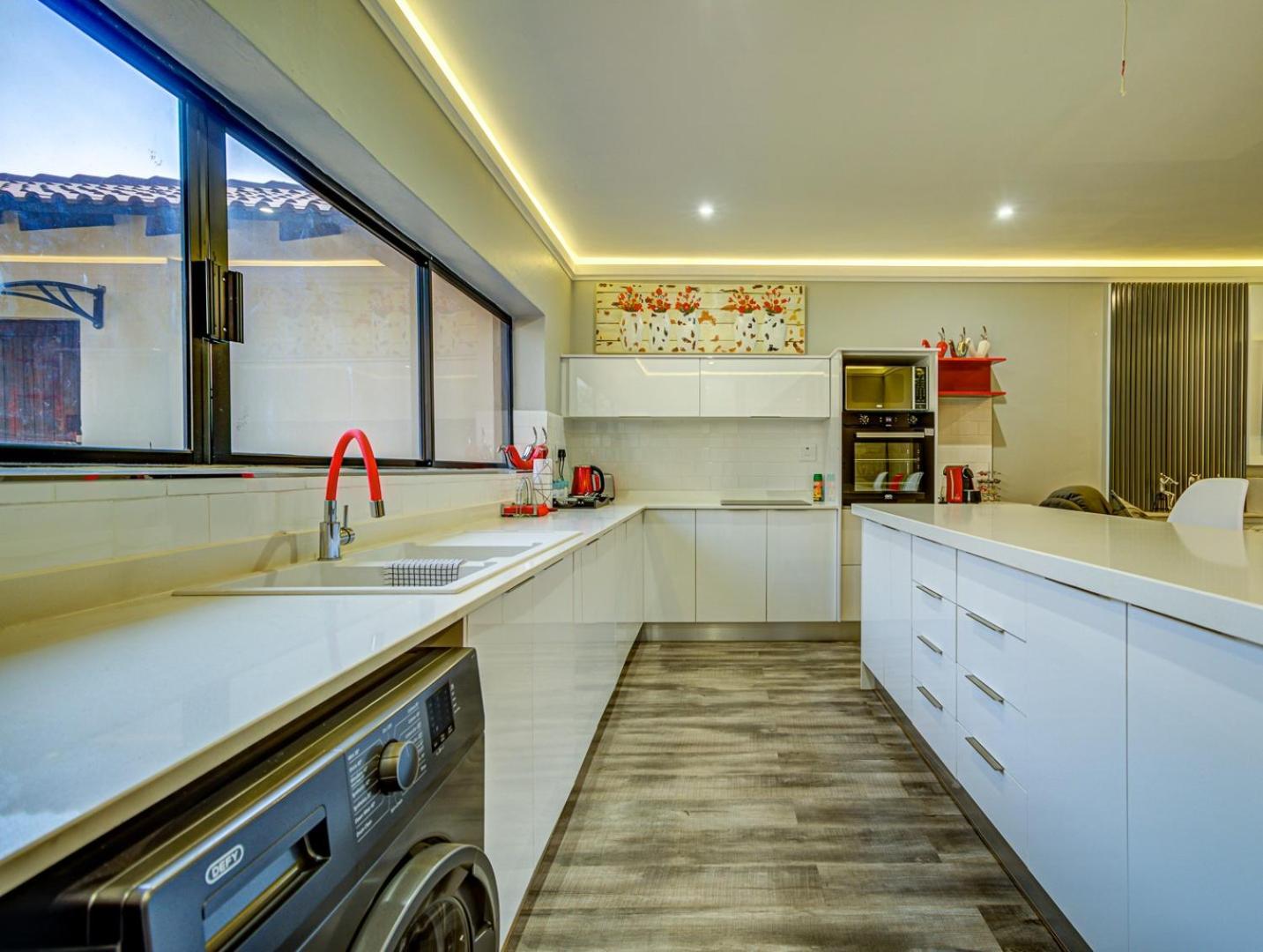 Eagle Rock Executive Guest House 13/35