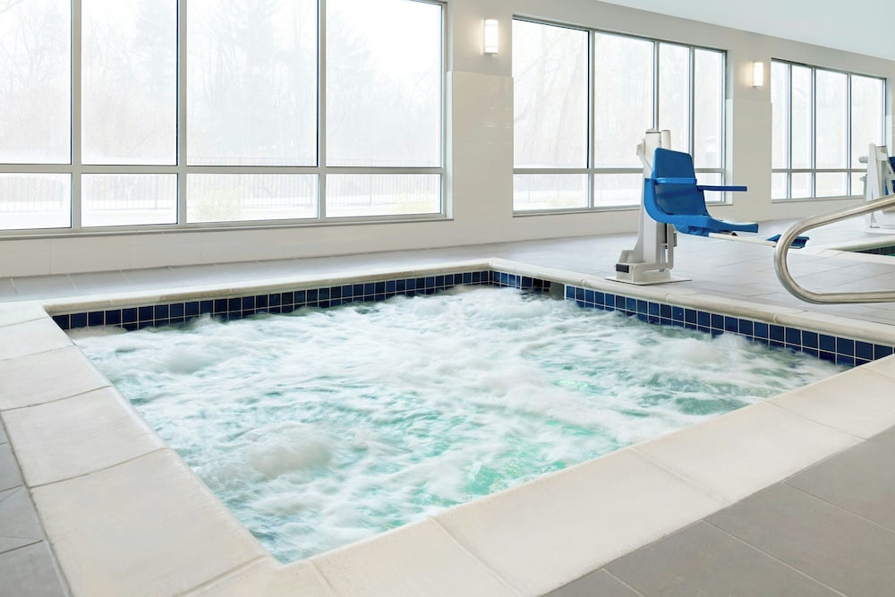 Towneplace Suites by Marriott Holland 11/28