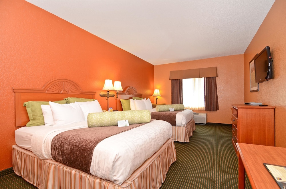 AmericInn by Wyndham Grinnell 22/60