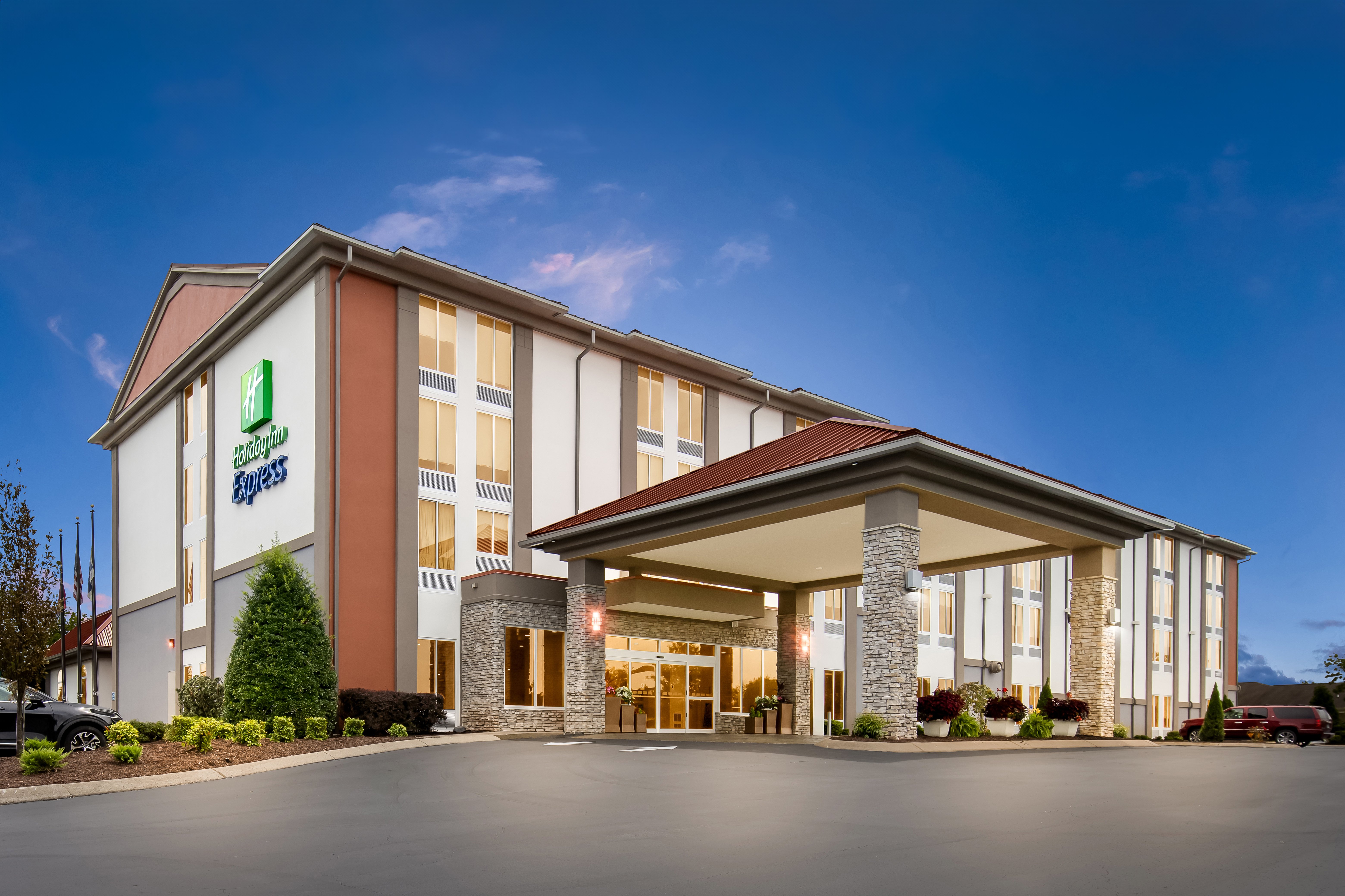 Holiday Inn Express Nashville-Hendersonville 1/41