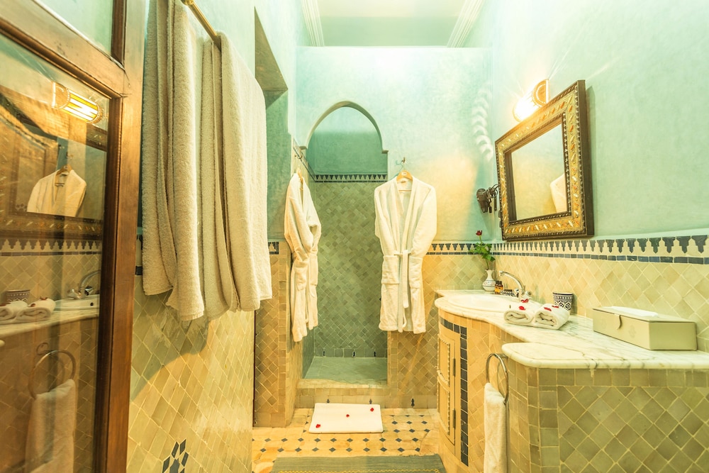 RIAD NASREEN 75/76